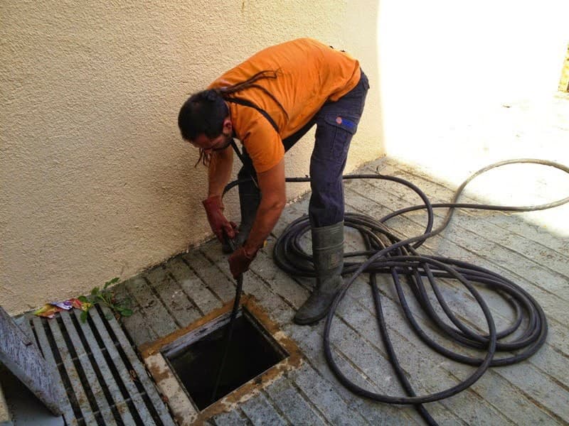 Trabajador de Desatascos Domingo